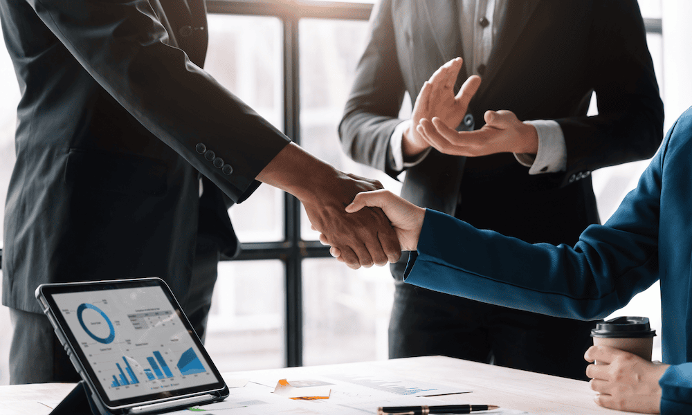 Insurance M&A 2025 Guide for Small and Mid-Sized Companies